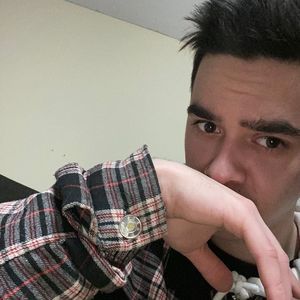 Meet your Posher, Derek